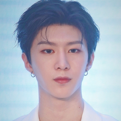 Fan Chengcheng Autograph Profile