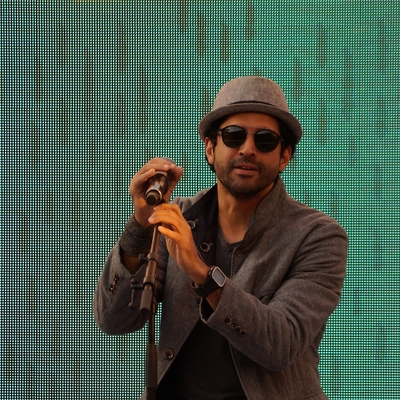 Farhan Akhtar Autograph Profile