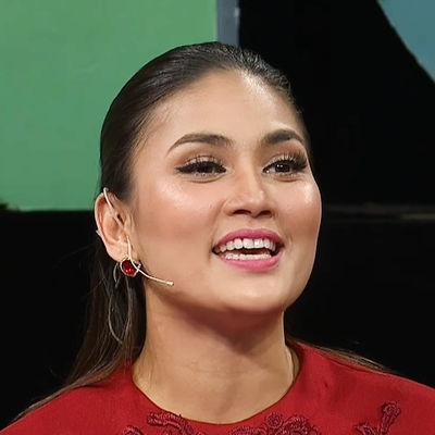 Fasha Sandha Autograph Profile