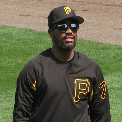 Felipe Rivero Autograph Profile