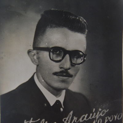 Félix Araujo Autograph Profile