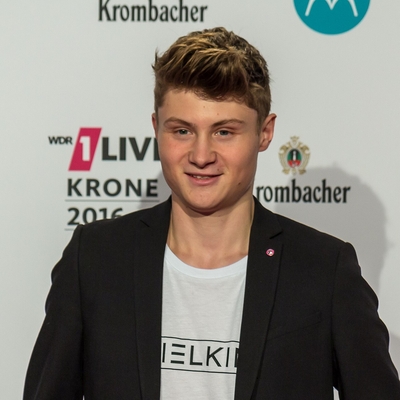 Felix von der Laden Autograph Profile