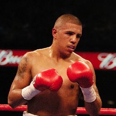 Fernando Vargas Autograph Profile