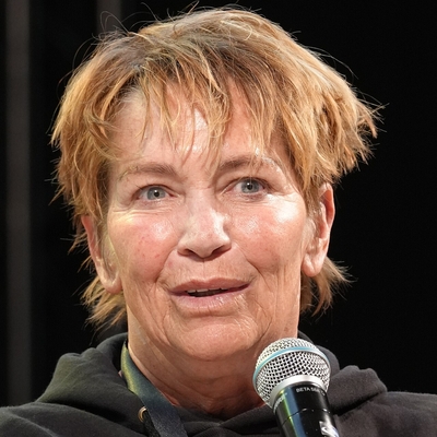 Finn Carter Autograph Profile