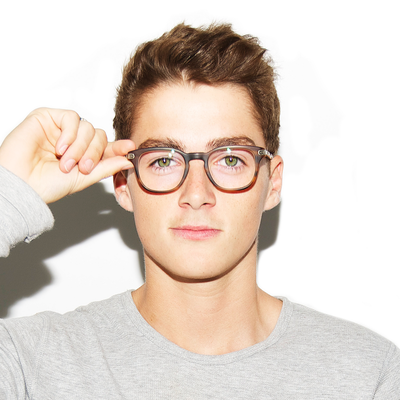 Finn Harries Autograph Profile