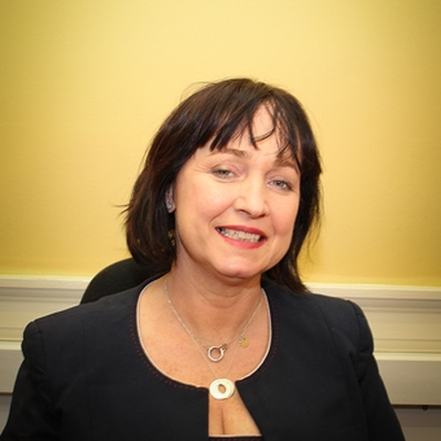 Fiona O'Loughlin Autograph Profile