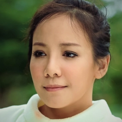 Fiona Xie Autograph Profile