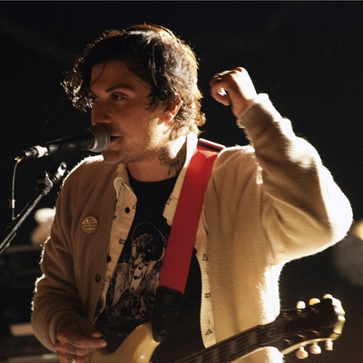 Frank Iero Autograph Profile