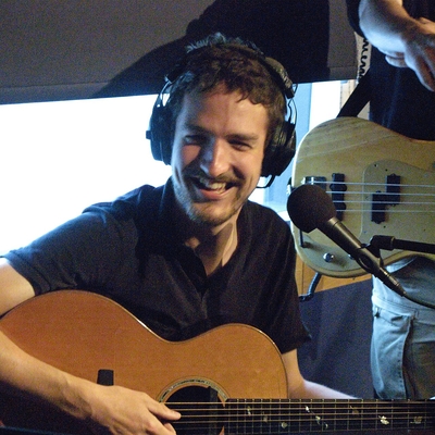 Frank Turner Autograph Profile