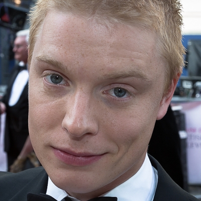 Freddie Fox Autograph Profile