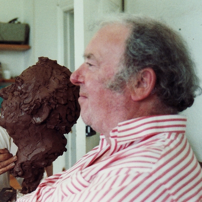 Freddie Jones Autograph Profile