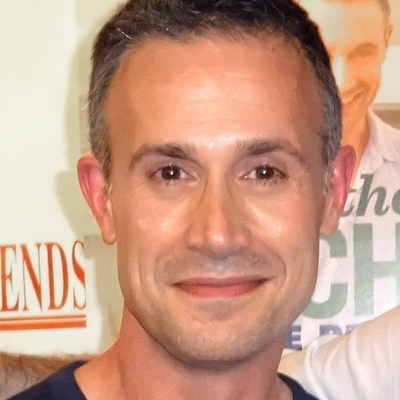 Freddie Prinze Jr. Autograph Profile