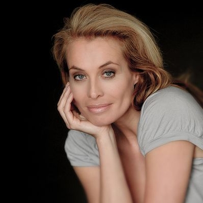 Frederique van der Wal Autograph Profile