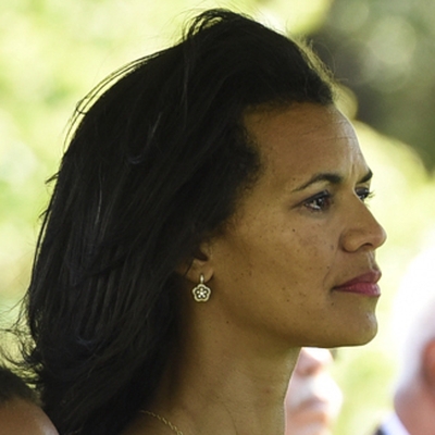 Fredricka Whitfield Autograph Profile