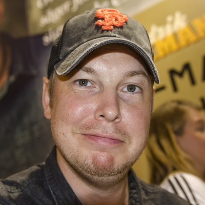 Fredrik Backman Autograph Profile