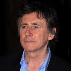 Gabriel Byrne