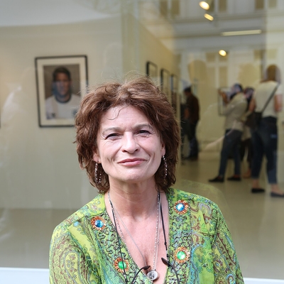 Gabrielle Scharnitzky Autograph Profile