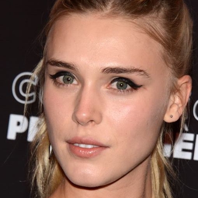 Gaia Weiss Autograph Profile