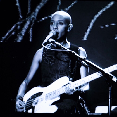 Gail Ann Dorsey Autograph Profile