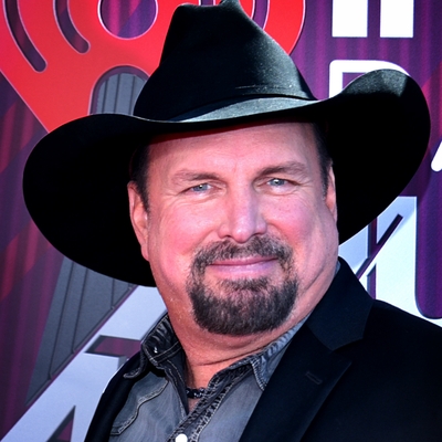 Garth Brooks Autograph Profile Garth Brooks Autograph Profile
