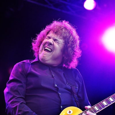 Gary Moore Autograph Profile