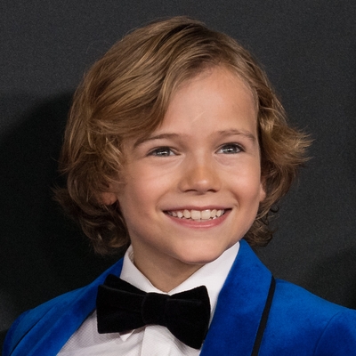 Gavin Warren Autograph Profile