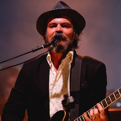 Gaz Coombes Autograph Profile