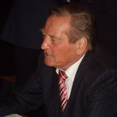 Gerhard Mayer-Vorfelder Autograph Profile