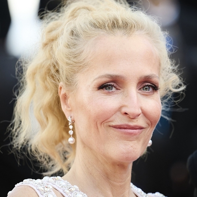 Gillian Anderson Autograph Profile