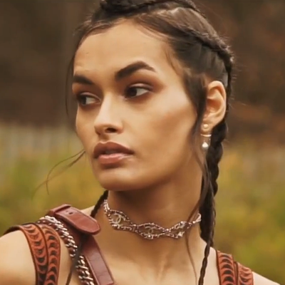 Gizele Oliveira Autograph Profile