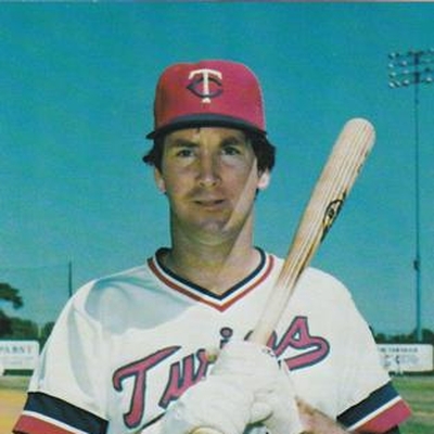 Glenn Adams Autograph Profile