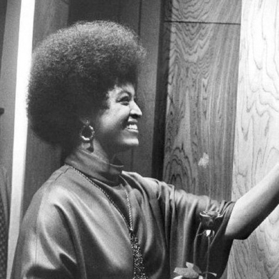 Gloria Foster Autograph Profile