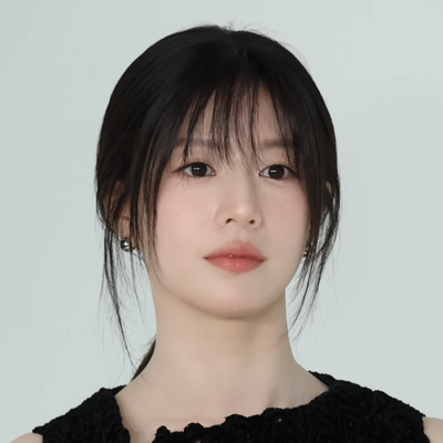 Go Youn-jung Autograph Profile