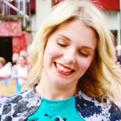 Hannah Arterton Autograph Profile
