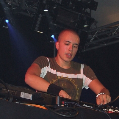 Headhunterz Autograph Profile