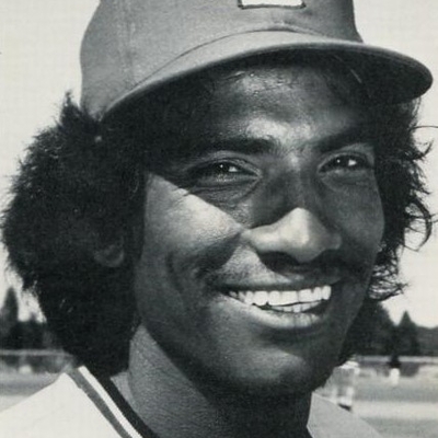 Hector Cruz Autograph Profile