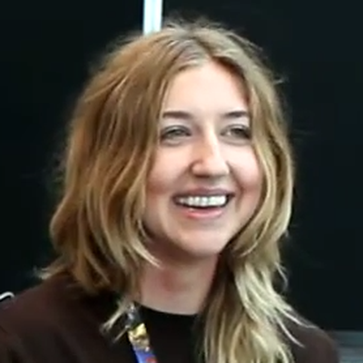 Heidi Gardner Autograph Profile
