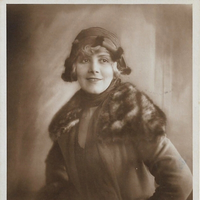 Helga Molander Autograph Profile