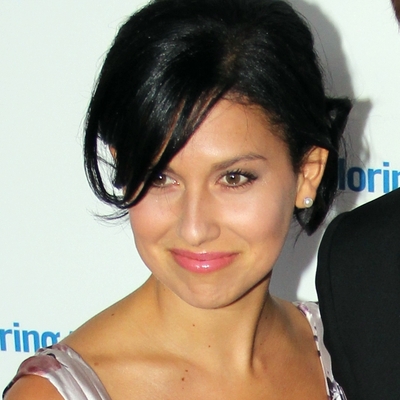 Hilaria Baldwin Autograph Profile