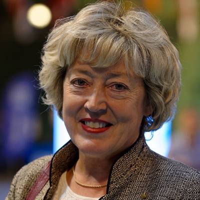 Hilary Cawthorne Autograph Profile