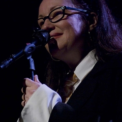 Holly Cole