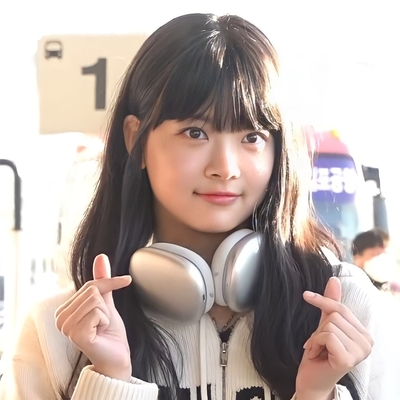 Hong Eun-chae Autograph Profile