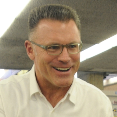 Howie Long Autograph Profile
