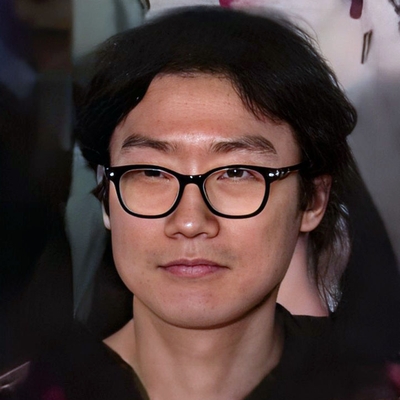 Hwang Dong-hyuk Autograph Profile