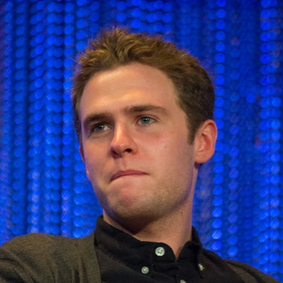 Iain De Caestecker Autograph Profile