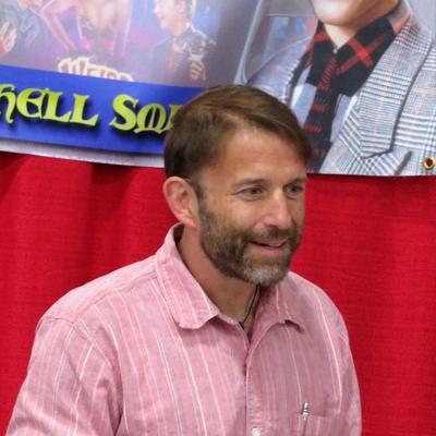 Ilan Mitchell-Smith Autograph Profile
