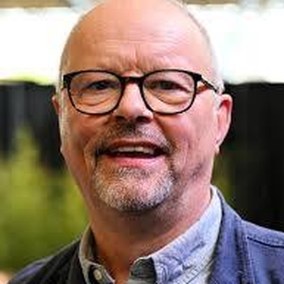 Robert Llewellyn Autograph Profile