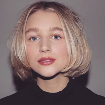 Julia Schlaepfer Autograph Profile