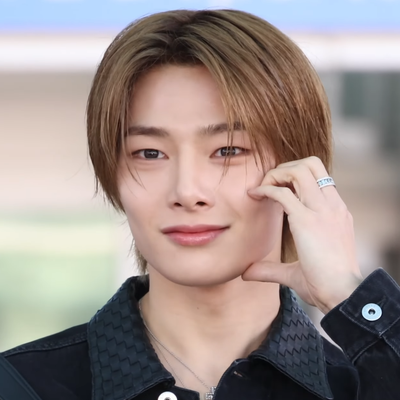 I.N Autograph Profile