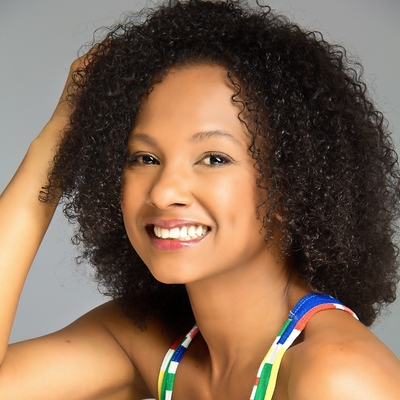 Indhira Serrano Autograph Profile